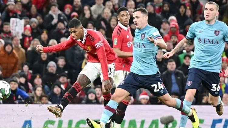 How to identify the favorite and underdog in football betting