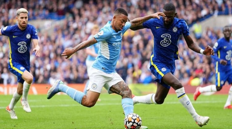 How to identify the favorite and underdog in football betting